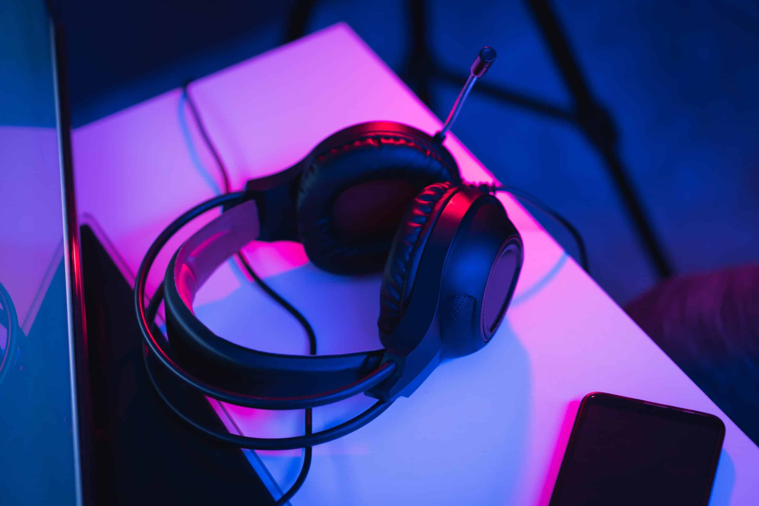 fausto-sandoval-w5m3PIGvkqI-unsplash , PEUT-ON MIXER AU CASQUE ?, Beathoven Beats